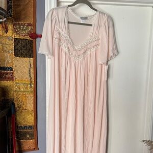 Elegant Pink Lace Chemise